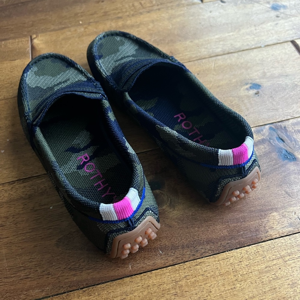 ROTHY’S Spruce Camo “The Driver” women’s shoes size 8